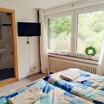 모텔 Jeje Und Anna's Eifel Haus 3*