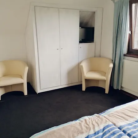 Jeje Und Anna's Eifel Haus Motel