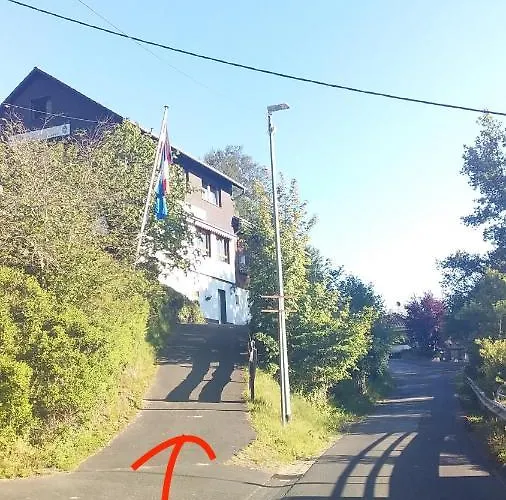 Jeje Und Anna's Eifel Haus